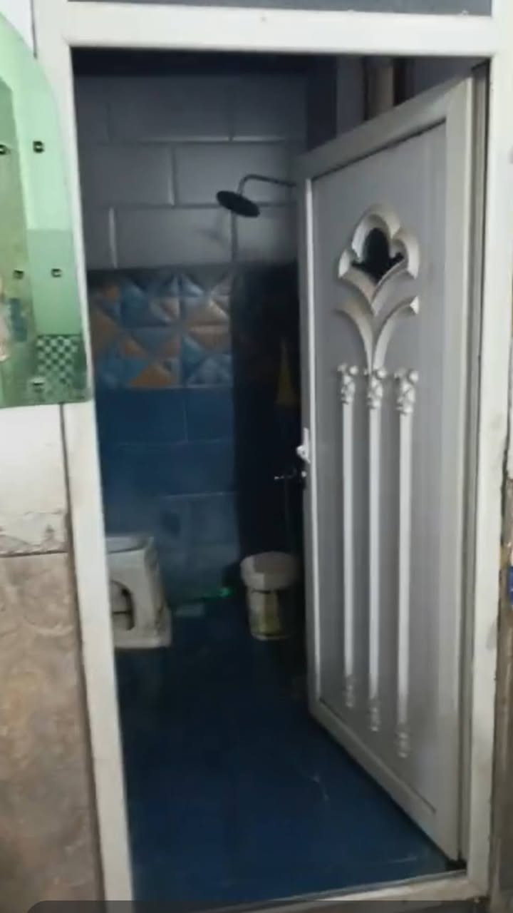 بيت للبيع مساحه الكليه  140 متر العنوان الدورة زراعي شارع 60 قريب علـّۓ  شارع الصحه 
البيت عباره عن طابق ونص
2 غرف نوم
حمام طابق الأول وحمام بالطابق الثاني
هول استقبال
خدمات
حديقه 40 متر
ارضيات جدران كامل
هول بالطابق الأول وهول بالطابق الثاني
البيت شارع 10 متر
كهرباء مي مجاري كامل
طابو صرف زراعي سند 25 ملك صرف
مجاور السكني شارع 10
للأستفسار اتصال او واتساب علـّۓ  الرقم
*********** بغداد, العراق
