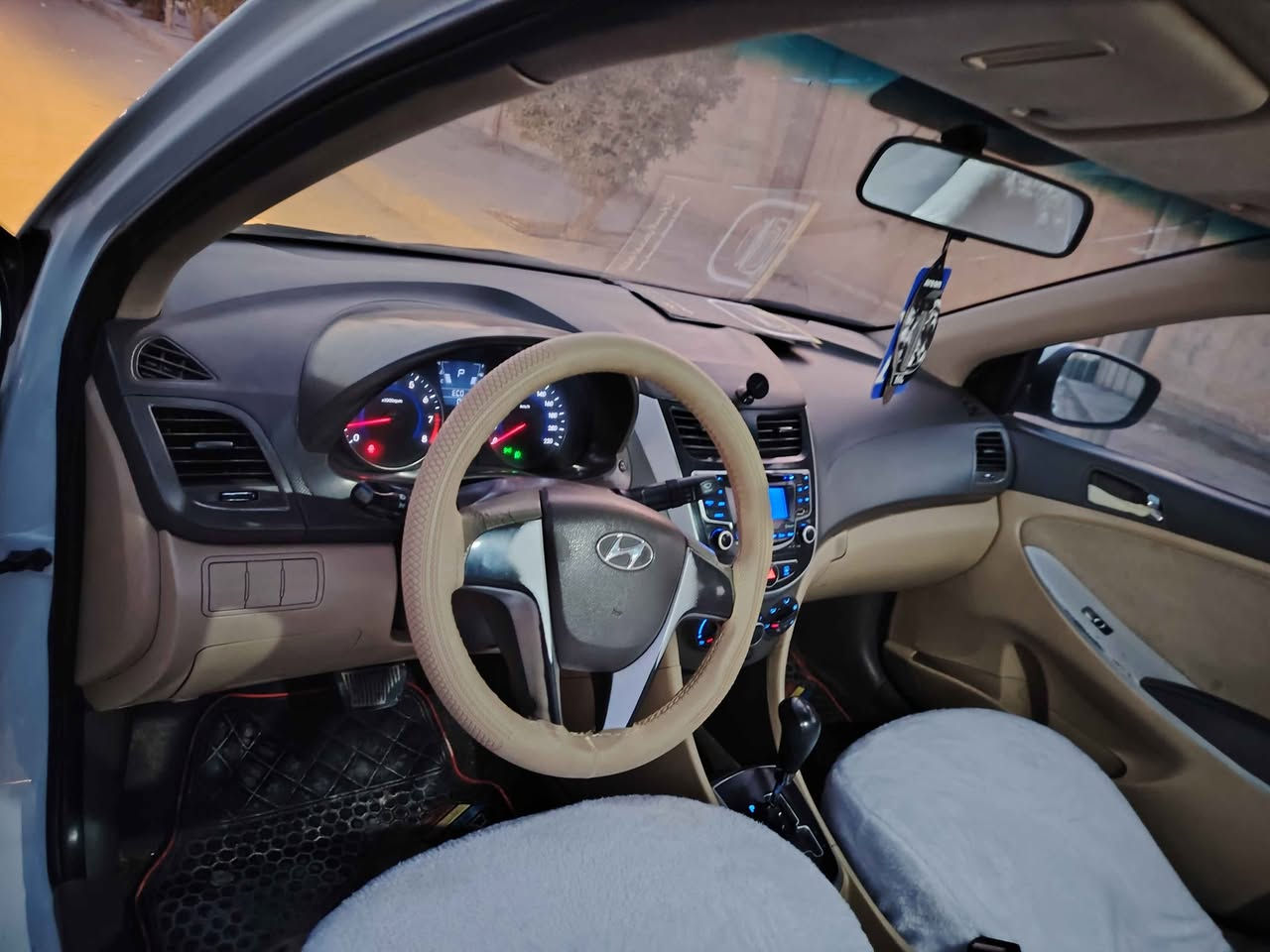 اكسنت ٢٠١١ مكفوله كير مكينه تدفئه تبريد شغال رقم انكليزي سنويه ماصاقطه مكينه ١٦٠٠ سونار موجود بالمنشور مكاني النجف حي ميسان *********** النجف, العراق
