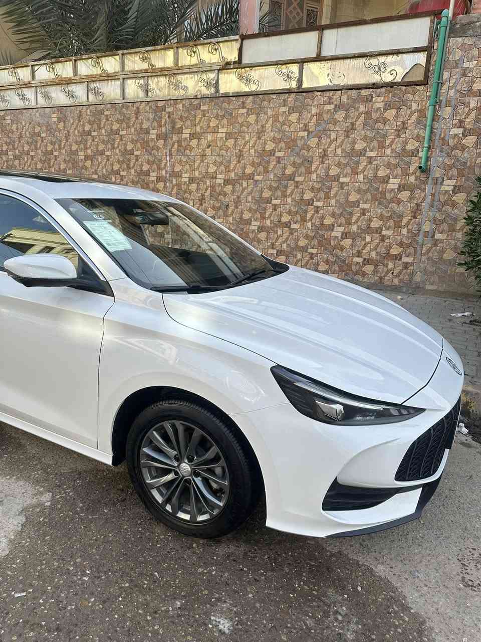 ام جي جيتي اصل 2025 خليجي رقم اربيل تحويل او وكاله مكفول صبغ ضربه تبديل بارد ماشيه 10km
فول 1/1 موصفات جيتي 
 حساسات امامي خلفي كامرات 5 كشنات جلد  فتحه لد امامي خلفي شاشه مري شفط بصمه تشغيل باقي موصفات معروفه سعر 128 وبيه مجال بسيط لشراي *********** بيع او مراوس
