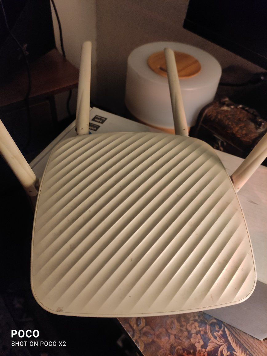 راوترات ونانو للبيع مع ups للنت اسعارهم كالاتي  سعر كل واحد الراوترات السود ال tp link جديد غير مستخدم وحديث يدعم 5g سعرة 30 الف
 والاسود الثاني كذلك حديث يدعم 5g مع منفذ للضوئي يعني يشتغل بدون تحويلة ضوئي سعرة 25 نظيف ع الفحص
 والابيض مايدعم 5g بس البث مالتة يكفي بيتين كلش قوي سعرة 15

 والنانو كذلك حديث وجديد مامستخدم مفتوح اللاصق مال كارتون فقط للفحص سعرة 75 الف 

والups جديد مفتوح من الكارتون فقط سعرة 20 

اذا تشتريهن كلهن اسويلك خصم خاص


**إذا كنت صاحب هذا الإعلان وتريد حذفه لأي سبب، رجاءا أرسل رسالة إلى الدعم الفني**