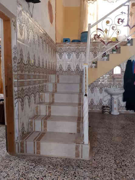 سلام عليكم للبيع  1000مترمع دار حديثه البناء كربلاء شارع بغداد قرب مجمع الكليني عمود 337يبعد عن شارع بغداد 1000 متر يتكون البيت من اربع غرف نوم على نضام سويت وصاله كبيرة ومطبغ واستقبال  وطارمه 65متر/السعـر 135وبي مجال/ علمـا المنطقه سكنيه كافة الخدمات متوفرة  الاتصال على هذا الرقم /***********////*********** ملاحضه مامتواجد على الفيس اتصل واني خادم
