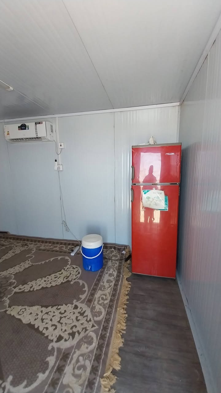 كرفان لبيع استخدام كلش قليل بعده جديد  ٣×٤  مع سبلت واحد طن هم جديد  مكاني بغداد  المدائن   السعر مليون و600 ***********

