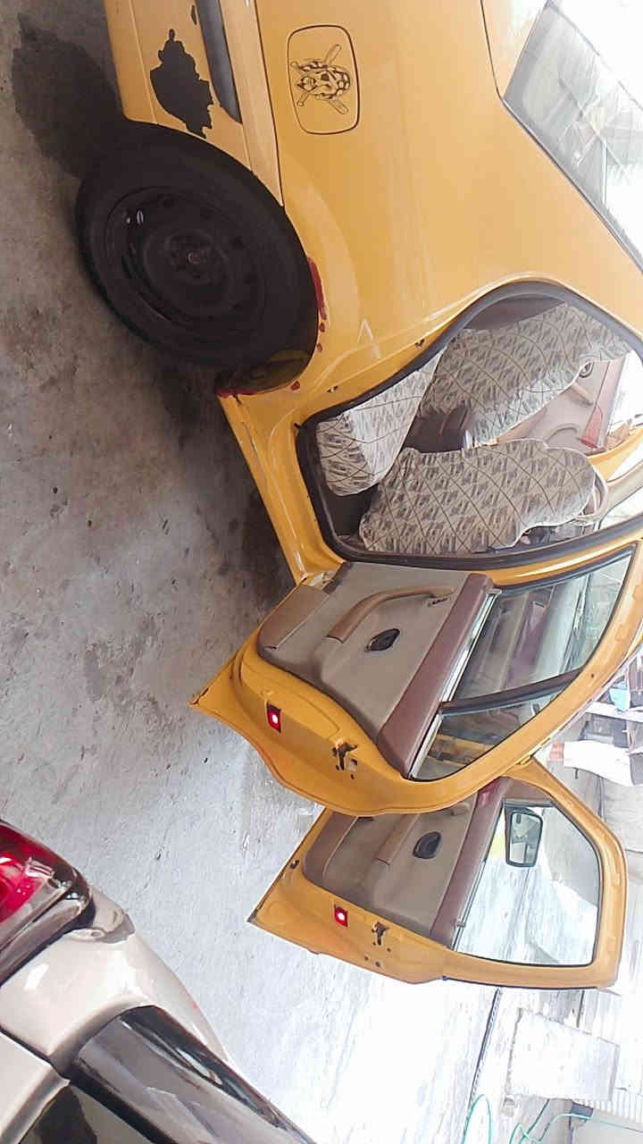 السلام عليكم سمند موديل 11مكفولة ومامبدل بيها اي قطعة بيها كم طخة فقط خفيفات دواخل خلوة كهربائيات شغاله كلها لايتات جديدة تخم تاير جديد كير جديد مكينة بالاربعينية شديتها وهسه بيها صوت صار مال براس مو قوس كلش شغالة وتمشي كلشي مابيها رقم احمر صدامي انطيك رقم ابو الوكاله العامة وعندي مستمسكاتة ونسخه من وكالته بس ابيعلك كوم حديد قيم باليرضي الله واخذها .اكرر قيم باليرضي الله لاتكسر حلال العالم ***********
