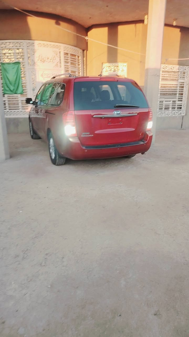 سلام عليكم سيدونه 2012 كفاله ما عده البنيد نص بيه رشه بصيطه تخم تاير مع السبير ما نازل رقم بغداد نكليزي سنويه 2028 حداديه توني مسويه امامي وخلفي دوشمه مع ارضيه قبل شهر مكينه خير من الله 3800 كير 6 نمر سياره ستعمل شخصي بس لدوامي السعر 155وبيه مجال بصيط مكان السياره الديوانيه الحمزه الشرقي رقمي *********** بيه واتساب
