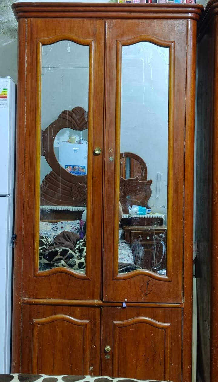 غرفة خشب تزگام للبيع النظافة مثل الصور السعر 300 وبيها مجال للاستفسار ع الخاص او رقم الواتساب*********** الرميثه
