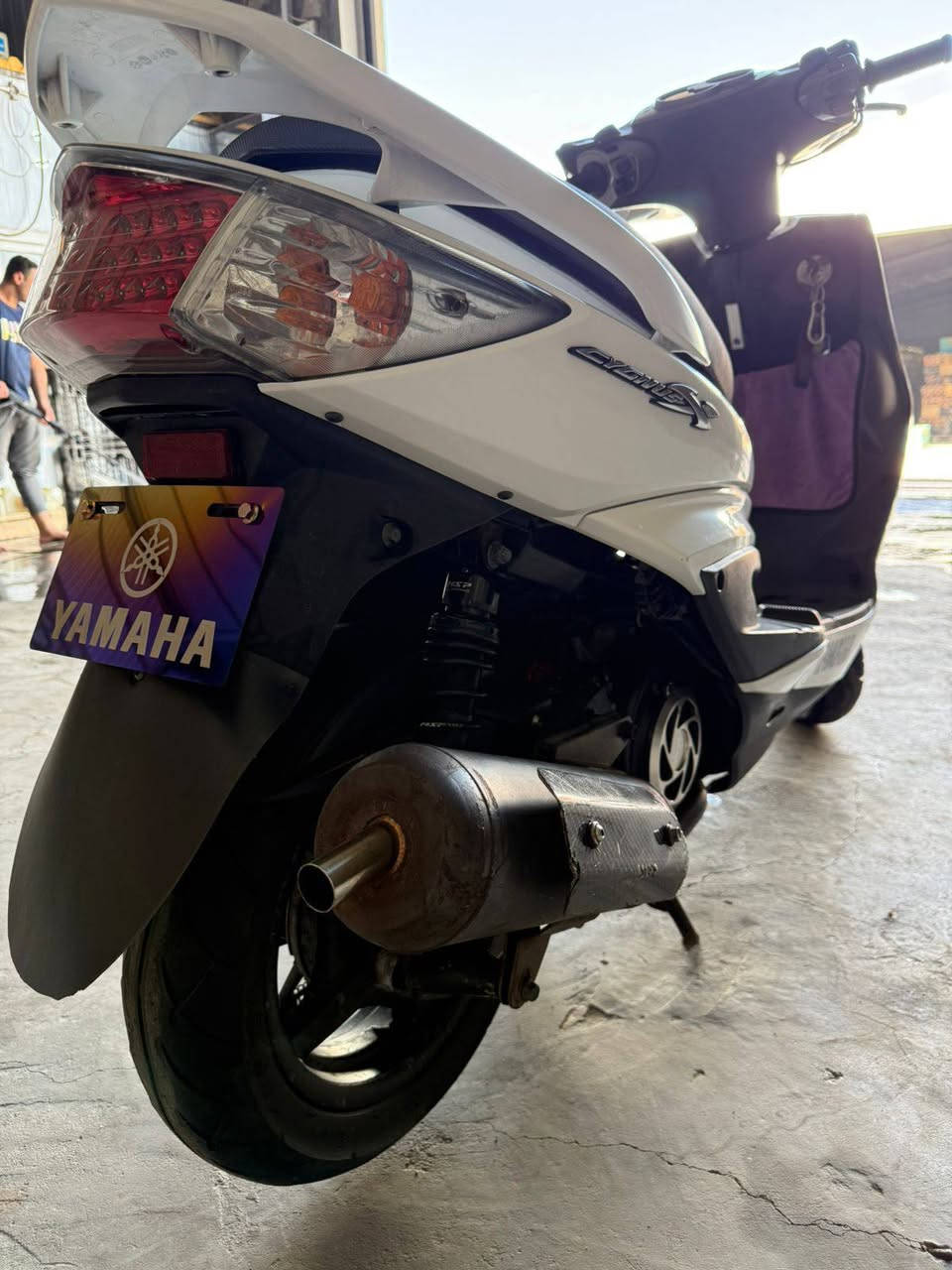 سلام عليكم عندي سكنس فحل ياباني كابريتر  مزوده بوشه58 صالنصه اصليه كلجات رياضي اصلي قبق  فلاوين اصلي دبل اشاره لد سلف رياضي اصلي دبلات خلفيه رياضي اصلي ملف جبير دراجه كفاله عامه شلعه معدل تشك الكاع نازله رمبه اقل الشهر سعره (1200) مكاني بغداد الزعفرانيه *********** للمعلومه تزويد اجه بيه من بره
