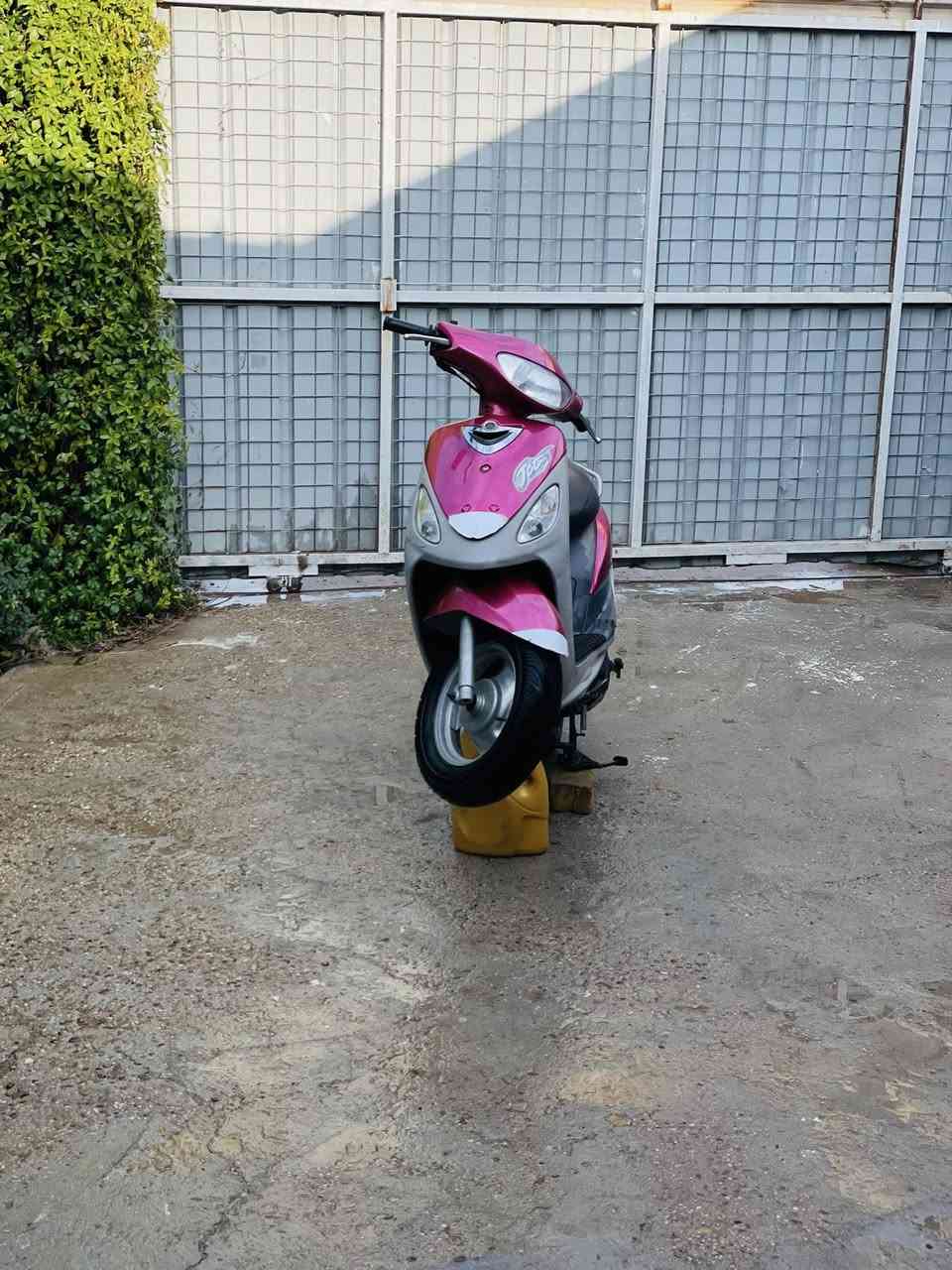 ماكس منغولي مفتوحه 55شغل اصلي كلج خلفي رياضي الدراجه شلعه ومعدل ماناقصه اي شي الدراجه كامله من كلشي كهربائيات كله شغاله السعر550 بيه مجال قليل ما متواجد عل فيس هذا رقمي ***********
