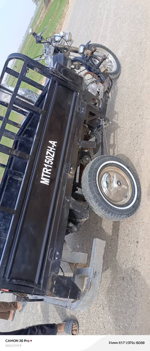 لبيع 
رقم انكليزي عله الاستلام 
سنويه موجوده +وصولات 
-موديل2018
محرك نضيف كلاجات جدد 
السعر 1900 بيه مجال قليل 
مو شراي لاتعبنه رحمه لمك 
مكان حيره..  
***********
