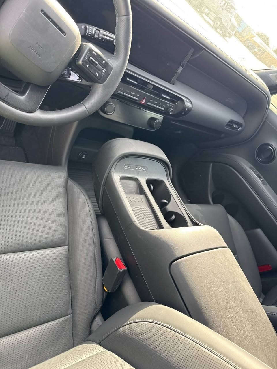 🚗 Hyundai Palisade XRT Pro 2026 – الشكل الجديد 🔥
✅ زيرو، ماشية 900 ميل فقط
✅ بيها طخة خفيفة جدًا
✅ مكمركة على اقليم كردستان 
✅ تُباع على وضعها (بدون تصليح)، أو تتوفر جاهزة بعد التصليح حسب طلب المشتري.
💰
📍 مكان السيارة اربيل 
مكاني بغداد 
📞 للاستفسار: ***********
