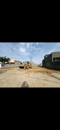 للبيع قطعة ارض مساحتها ٤٠٠ في منطقة بغداد الشارع الرئيسي  للاستفسار ال...