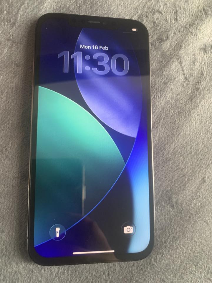 شکاندنی بازار مالی فەقیر
ئایفۆن ١٢پرۆماکس
١٢٨گیگا
بەس شاشەی گۆراوە 
فەیسی نایکا
بەزەمانی ٧رۆژ
٢٤٠هەزار قفل یەک دینار کەمی نیە
***********
