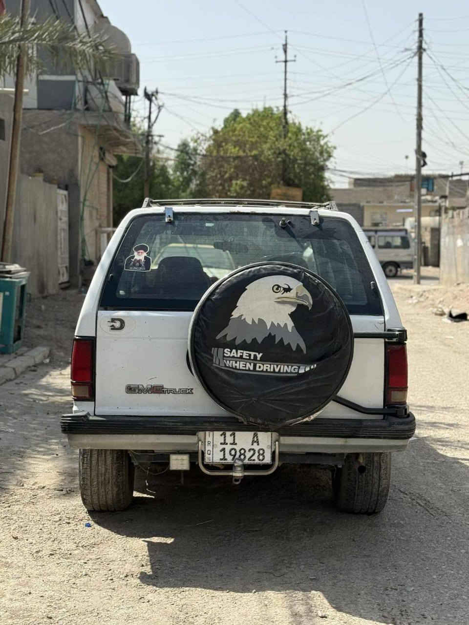 سلام عليكم بلايزر للبيع موديل 92 سيارة كير ومحرك بلادي اوتماتيك رقم بغداد أرقام وسنويا مجددات السعر 35 ورقة سيارة مكفوله من ضربه وصبغ حتى تبريد شغال العنوان واسط العزيزية الاتصال ع رقم الهاتف ***********
