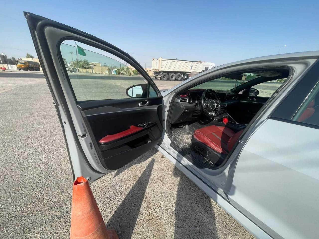 سلام عليكم K5  وارد امريكي فول موصفات بدون تنته بصره حره تحويل ثاني يوم جاهزة لون مميز قيادة ذاتيه تحكم حساسات كشنات كهربائية تشغيل عن بعد سعر 160بيه مجال  البصره ***********
