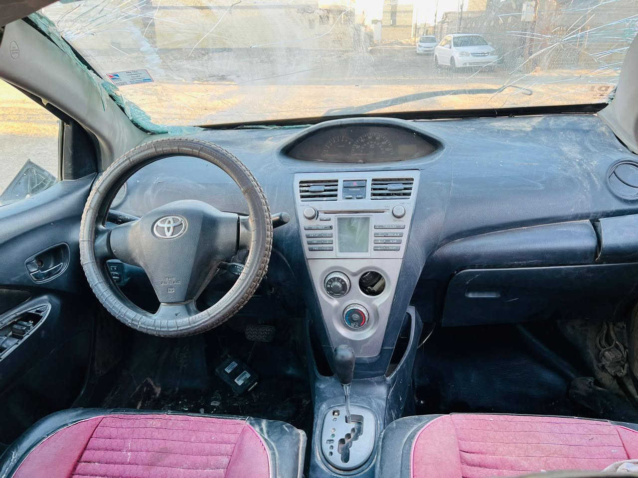 سلام عليكم للبيع تيوتا يارس موديل 2009رقم ديالى مشروع وطني تحويل مباشر سنويه لل29 اخوان سيارة تعرضت لحادث جفيه كما موضحه بلصور ابيع على وضعهه سياره شغاله وتمشي تبريد شغال كير مكينه شواصي ايرباكات مكفوله  مواصفات معروفه مكان السياره بغداد
سعر مناسب 38$
الاستفسار ***********
