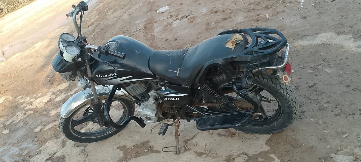 السلام عليكم دراجه للبيع بدون اوراق مكفوله من السرقه دراجه حلوه نضيفه كهربايات كله  اشاير + لايت + لايت عالي مكان واسط العزيزيه السعر 350 وبيها مجال الاستفسار الهاتف ***********
