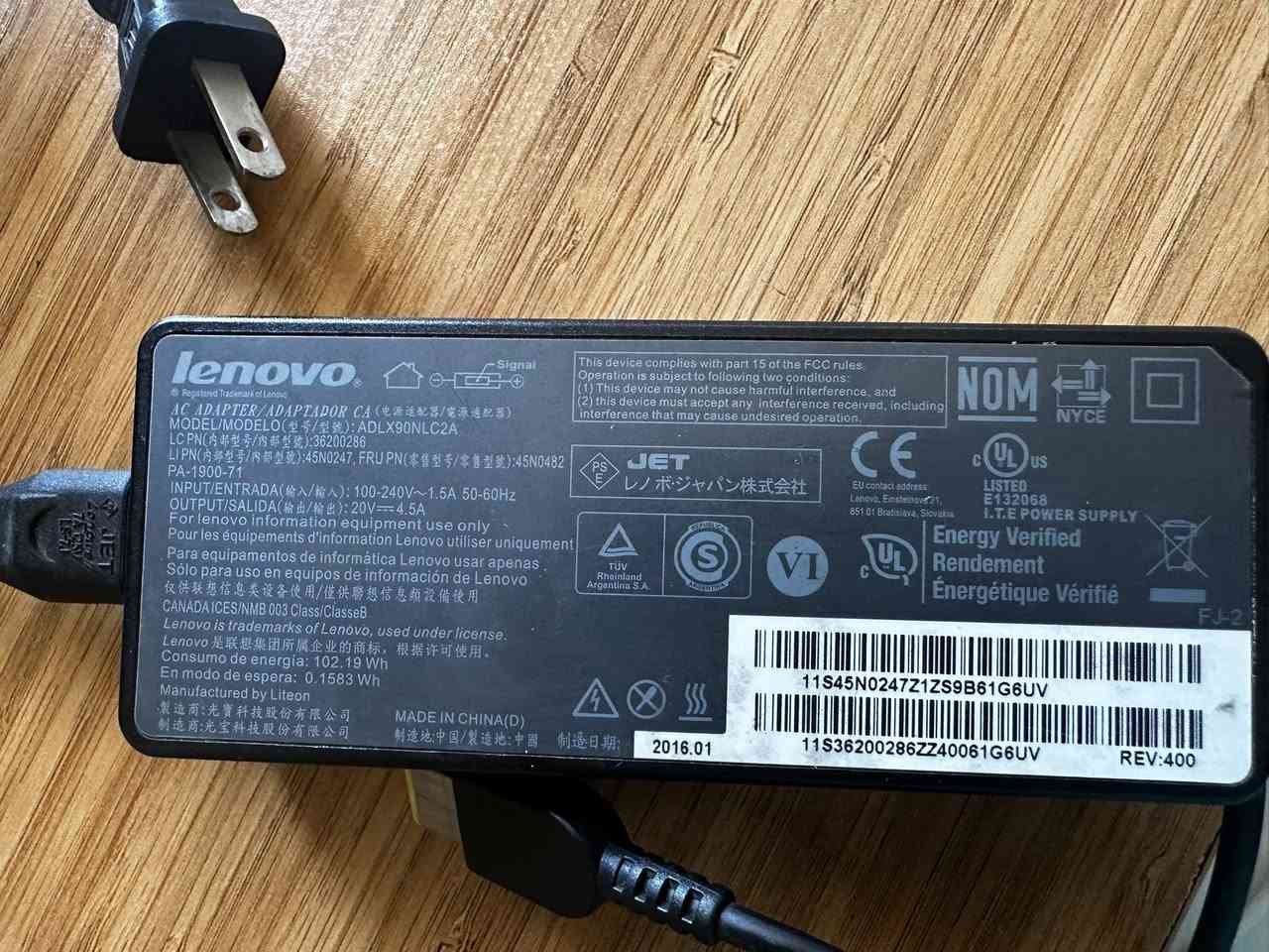 شاحن Lenovo أصلي 90W للبيع 🔌
شغال 100% وبحالة جيدة.
السعر: 45,000 
للتواصل خاص. 📩


**إذا كنت صاحب هذا الإعلان وتريد حذفه لأي سبب، رجاءا أرسل رسالة إلى الدعم الفني**
