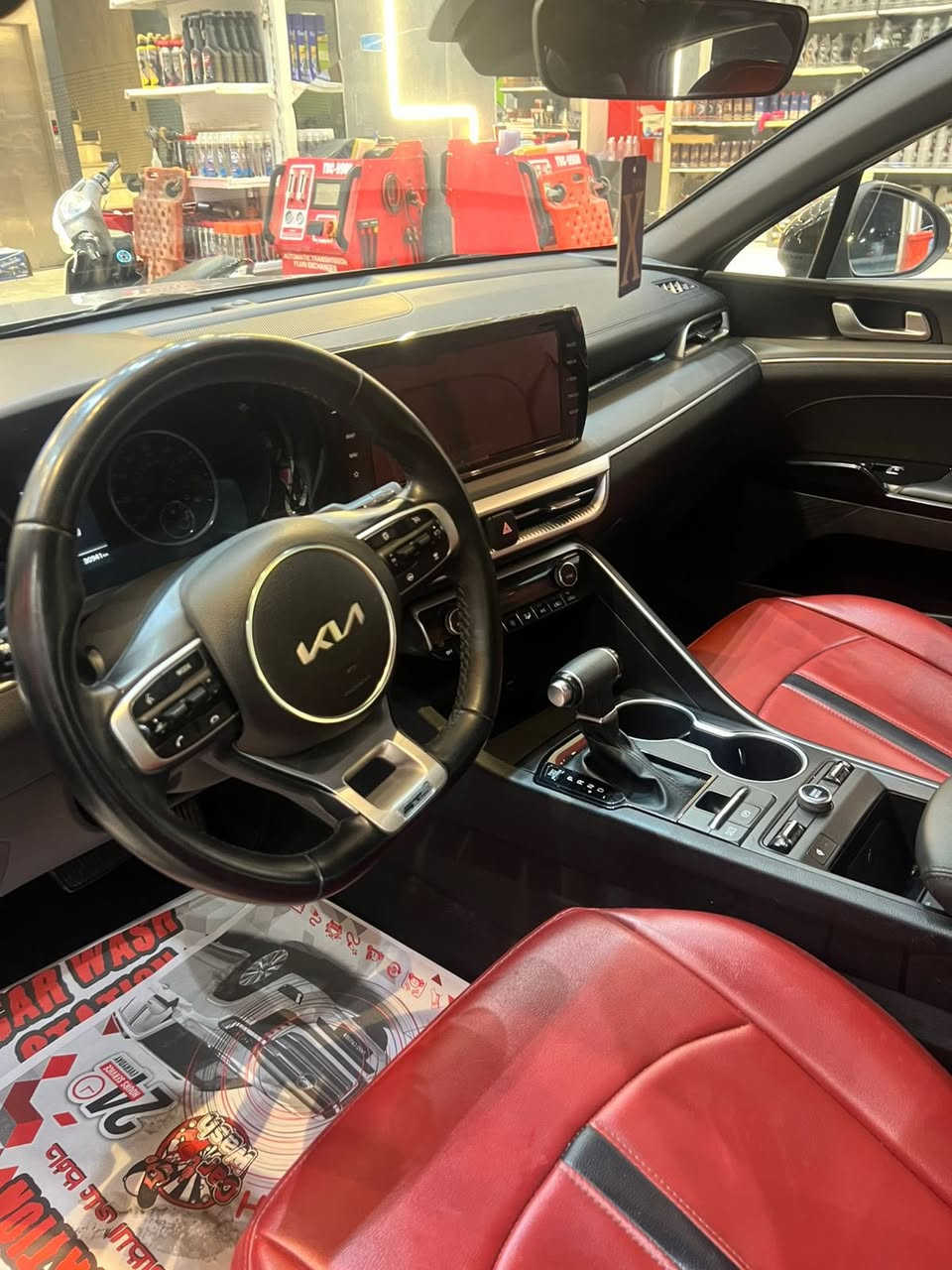 كي فايف جيتي لاين 2024 بدون ايرباك

السياره بدون حادث فقط بارد الباب خلف السايق
 للبيع لون سمنتي 
فول مواصفات
المحرك 1.6 تيربو 
وارد امريكي 
قبغ جنطة مبدل فقط غيرها مكفولة
ماشية 31 الف كم
مواصفات :
بكلايت لد
تشغيل عن بعد
رادارات امامية وخلفية وجانبية 
اوتو ستوب 
نقطة عمياء 
قيادة ذاتية 
دخول ذكي
كروس مثبت سرعة 
شاشة كبيرة 
شحن لاسلكي 
هند بريك كهربائي 
بصمة 
اشاير بلمري 
كامرة دواره
4 انضمة قيادة 
اوتو هولد 
نضام ترحيب بل اليدات
كشنات كهرباء 
سيارة مال جناي
رقم  اربيل باسمي 
مكانها بغداد حي الاعلام شارع البداله
***********
السعر ب190 ورقه وبيها مجال 
صور الحادث بالمنشور
