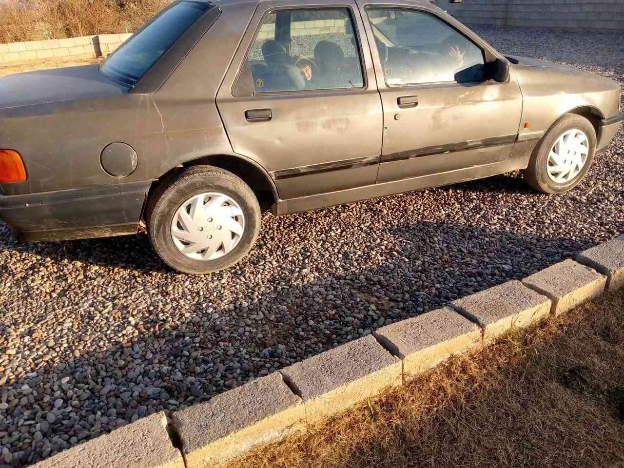 فورد سيره للبيع گير محرك شرط السعر 17 للتصال ***********
