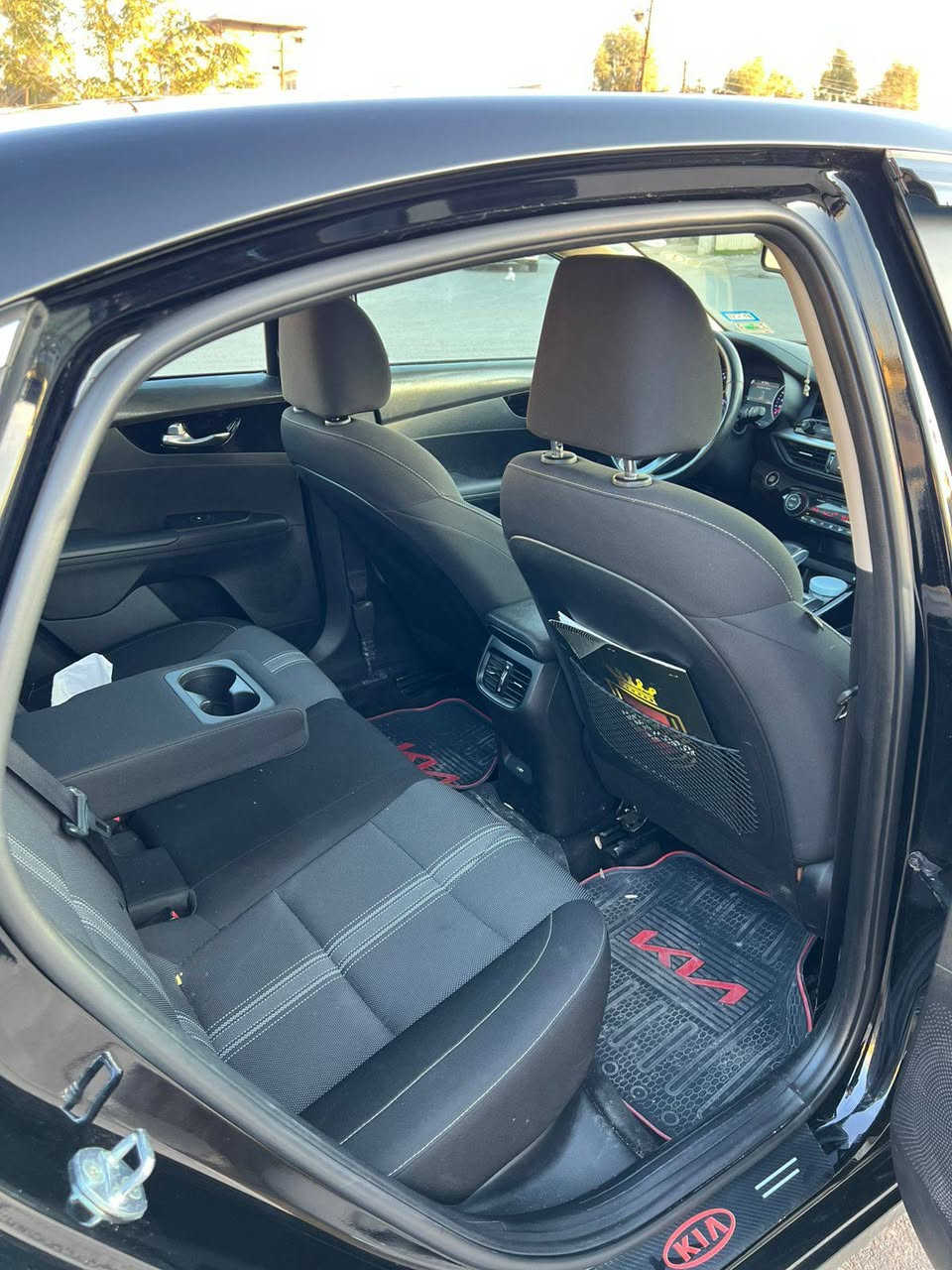 سلام عليكم
فورتي  جي تي لاين فول موصفات 
 موديل ٢٠٢٣ ضررها موضح بالصور
 تعديل بارد فقط 
ماشية ٣٨ الف ميل 
رقم دهوك شرط التحويل
عنوان موصل حي المهندسين  
‏‪***********‬‏
