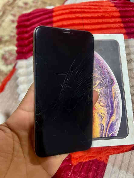 ماستر شرط Xs Max ماستر ذهبي كولد  64 ✅
جهاز مكفول من تصليح والعطل ✅
 بس كلاس مفطور وماماثر ابددد✅
مامصلح ولامبدل حتى البصمه شغاله ✅ 
*********** بغداد العبيدي 📍
سعر 150 الف وبي مجال بسيط ✅

