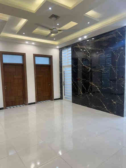 150متر السعر 63 وقابل للتفاوض 
العنوان مقابيل ملحق قريه الغدير 
خدمات كامله بناء طابوك وصب 
للاستفسار اتصال او مراسله واتساب ***********
