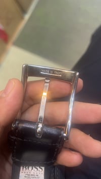 ماركة Boss • قياس ١٠٥ • جلد طبيعي