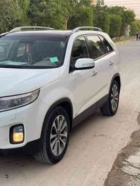 سورنتو للبيع موديل ٢٠١٥ فول مواصفات كويتيه غير متواجد ع الفيس  للتواصل...