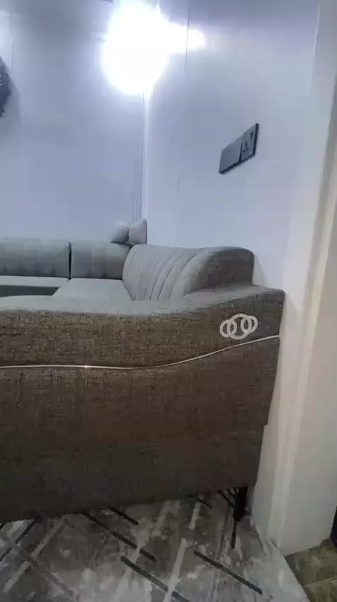 سلاو خانمان ام تاخم قه نه فه يه مان هه يه بو فروشتن ٥مه تره ده سكردو باك خاوينه نرخي ٣٠٠هه زاره ***********له گه ره كي فه يله ق هه ر كه س ويستي به يوه ندي بكات
