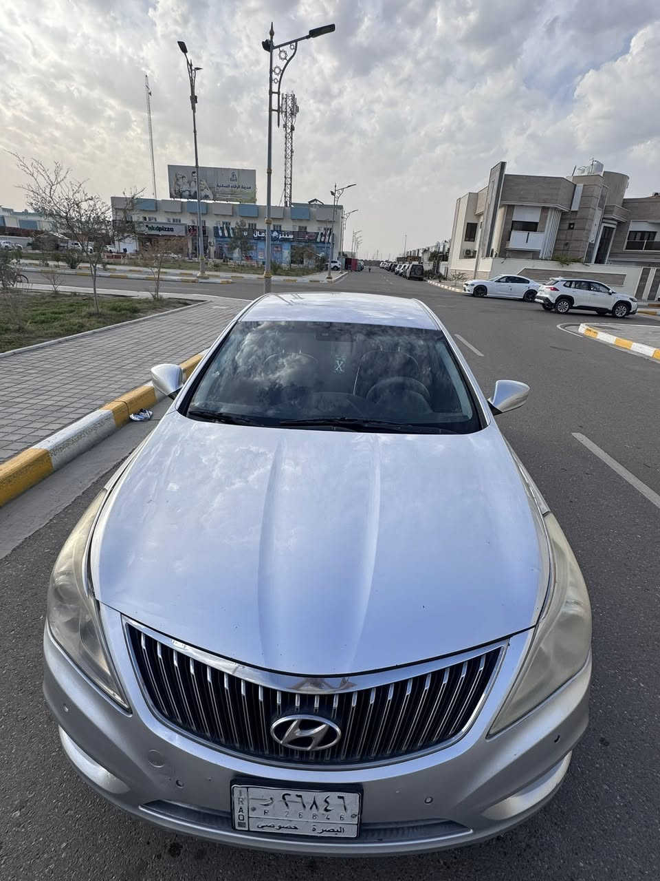 السلام عليكم
سوناتا ازيرا (جراندير)كوري
بصمة، جلد،كاميرا
اشارات بالمري
شاشة وسطية
كاميرا خلفية
تحكم ستيرن
مثبت سرعة
تحكم مزدوج بالتبريد للجزء الامامي والخلفي (Driver & Passenger)
بلوتوث
حساسات امامية وخلفية
مقاعد جلد ،تدفئة
مانع انزلاق ABS
6 سلندر 
محرك 3.0
حدادية جديدة قبل فترة
ادامة كاملة
رقم بصرة
ماشية 190 الف 
سنوية 2029
السيارة بدون اي حادث وصار بيهة ضربة بسيطة وشخط بالباب الي خلف الصدر موجودة صورتة
مكاني البصرة/مدينة الامل السكنية
السعر 118 ورقة 
***********
