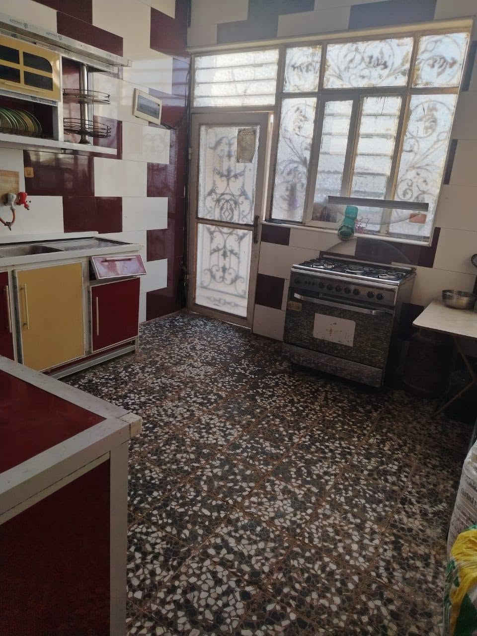 بيت بشارع الموز كوفه حي ميسان بيع مستعجل مساحته ميه وخمسين خمسه وعشرين وبي مجال  الاتصال ***********
