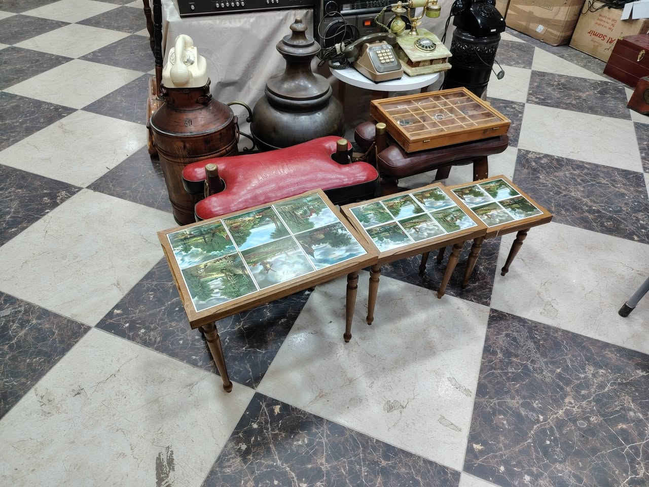 طاوله قهوه خشبيه هولندي مع بلاط سيراميك مزخرف بمناظر طبيعيه
واتساب *********** العنوان ديالى خانقين يوجد توصيل
