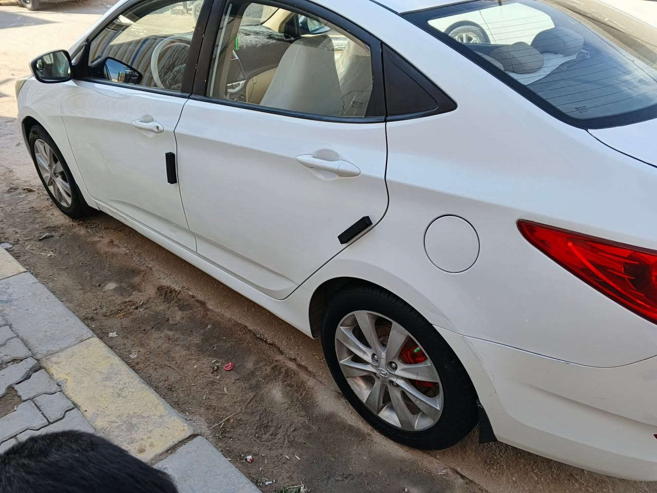 السلام عليكم
 اكسنت 2013 فول مواصفات رقم نجف بيهة مكانات صبغ ابيعك حزام.  81 ومجالهة بسيط ***********
