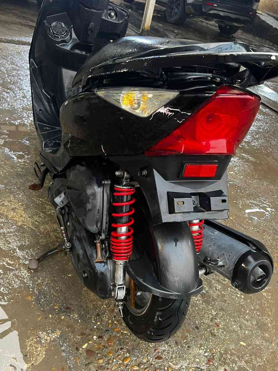 السلام عليكم دراجة ثعلب للبيع بوش بستم بلادي دراجه مبدله بس ولفات سعر دراجه 350 وبيه مجال حك الجيه بغداد الدورة *********** شراي يتصل
