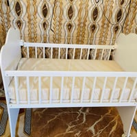 سرير طفل عمر جديث ولادة الى سنه جديد استخدام قليل سعر البيع 60 للتواصل...