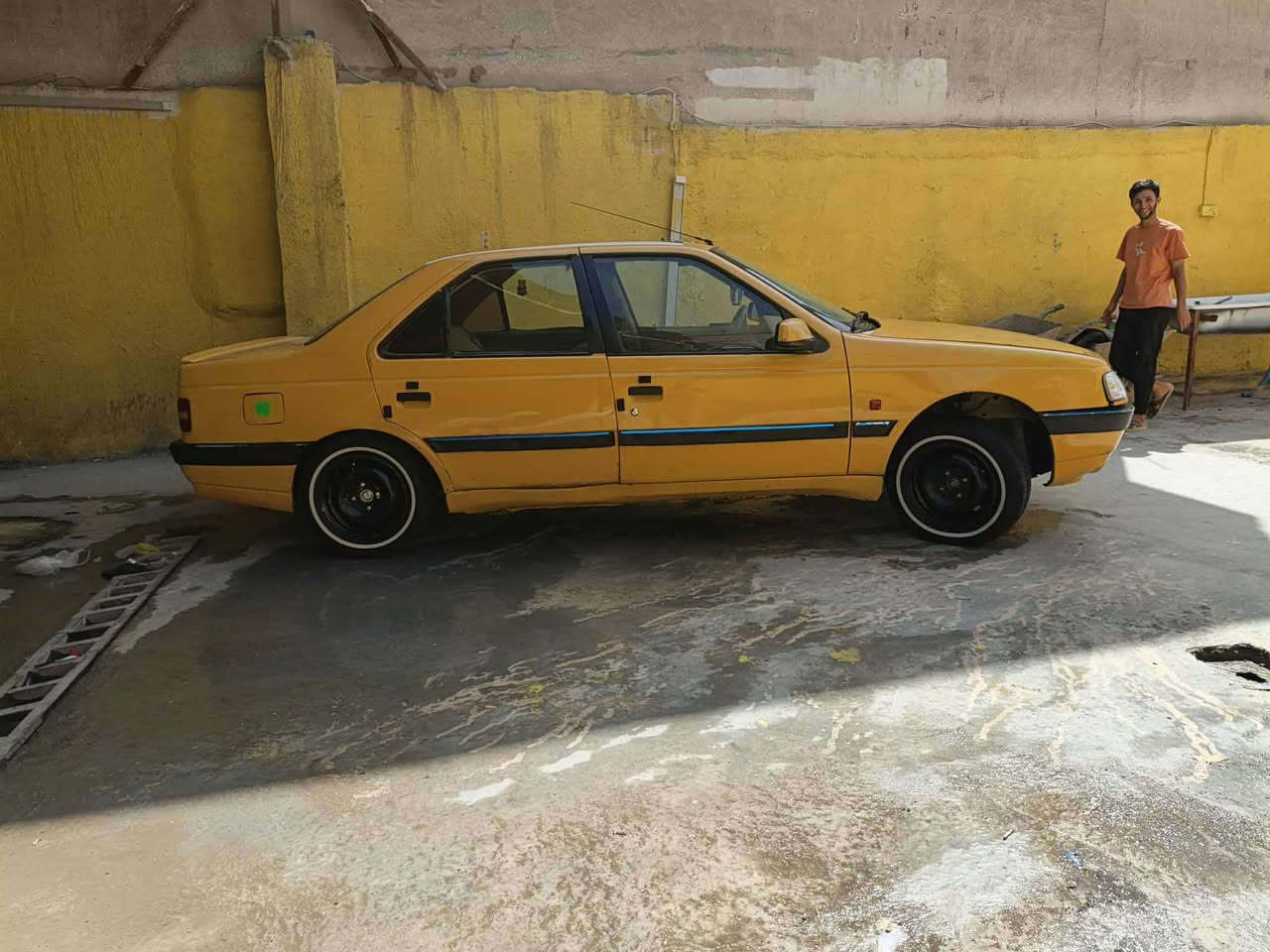 السلام عليكم بيجو لميس البيع السياره حلوه وجاهزه مكينه بيهه تنقيص حدادي جديده كير جديد تخم تاير البدي كفاله عامه الاستفساراتصل***********
