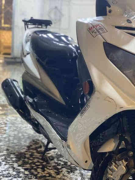 السلام عليكم 
سكنس فحل كوري 
دراجة كاملة ما بيهة اي نقص 
مصلح بيهة بس الكور 
فيت بم+بلك+فلتر شوتة كلهن جدد 
السعر 600 وبيهة مجال 
عنواني الحرية 
***********
