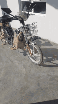 عندي موطر شحن اللبيع نضيف بس بطاريات مالتو تعبانات وسعر 250 ألف وبي مج...