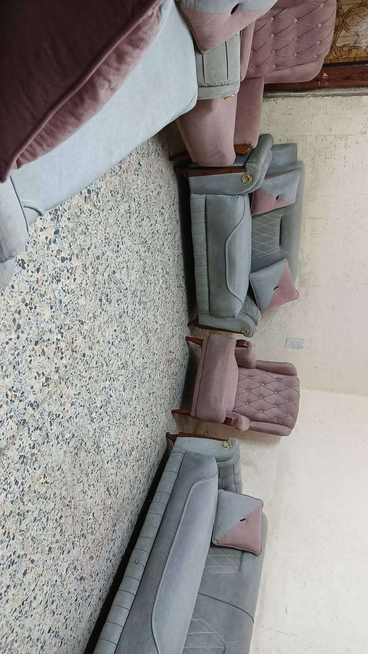 تخم 10 مقاعد تركي سفنج طبي سبرنك نضيف جدا اخو جديد سعر 350 بي مجال مكان بياع كو توصل بكروه يوجد توصل يوجد وتساب***********
