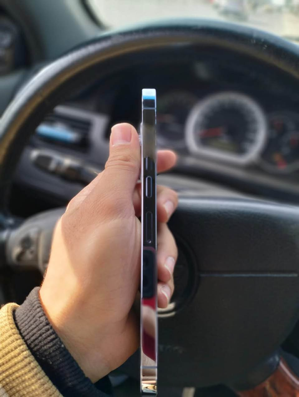 السلام عليكم  13 برو ماكس 
جهاز خير من الله نضيف فول نضافه 100/100
بطارية 79 وشرط انسه الصرف 
نموذج M امريكي 
مبدل شاشه فقط وتروح تفحص وين متريد واذا بي شي غير الشاشه تاخذه مجاني 
عنواني نجف كوفه حي ميسان ***********
السعر 550 النجف, العراق
