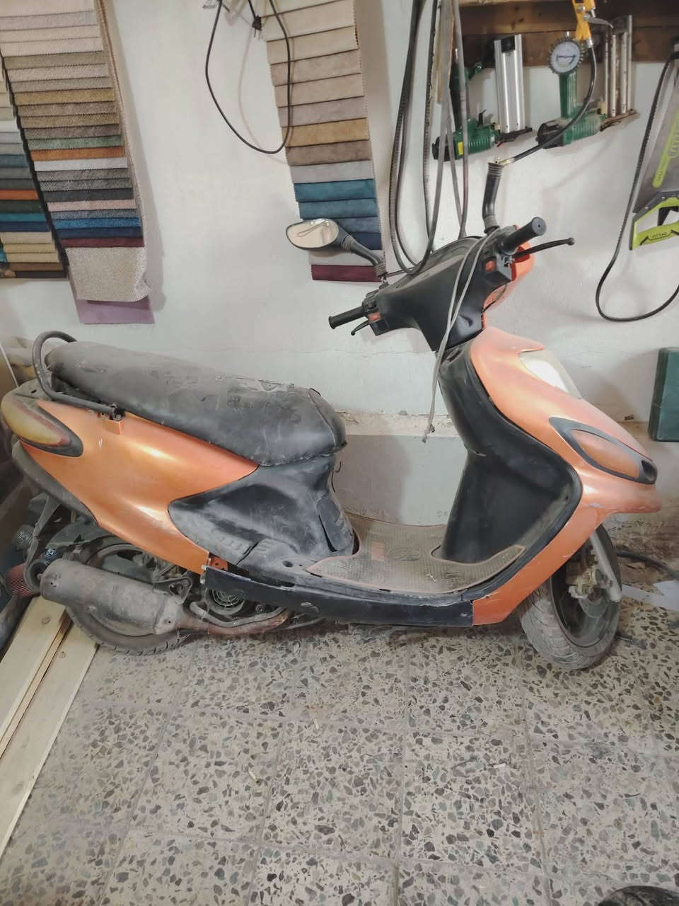 دراجه دولفين شغاله كامله كهربائيات كامله سلف شغال هندر كفرات كامله السعر 300 بيها مجال***********
