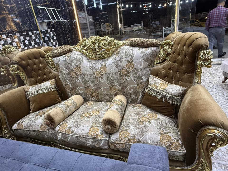 سلام عليكم تخم ١٠ مقعد ثلاثي ٢ + ٤ كرسي نظافه ٩٠ ٪؜ مصري زان سعر ٨٠٠ ألف بي مجال للاتصال ***********
