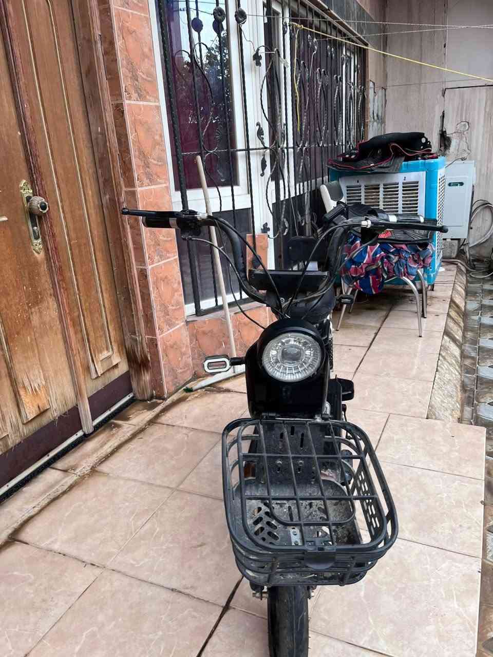 السلام عليكم

للبيع دراجات شحن شلع باتريات هابطه هيكل نضيف العنوان كركوك خلف جامع تحسين صوراني 
استفسار***********
السعر350 وبي مجال
