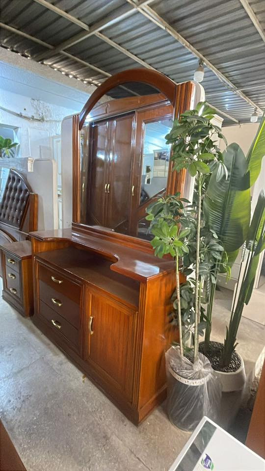 غرفة صاج تكمة كنتور سلايد بحالة ممتازة الاستفسار عن طريق الرقم فقط واتساب او رصيد ***********
