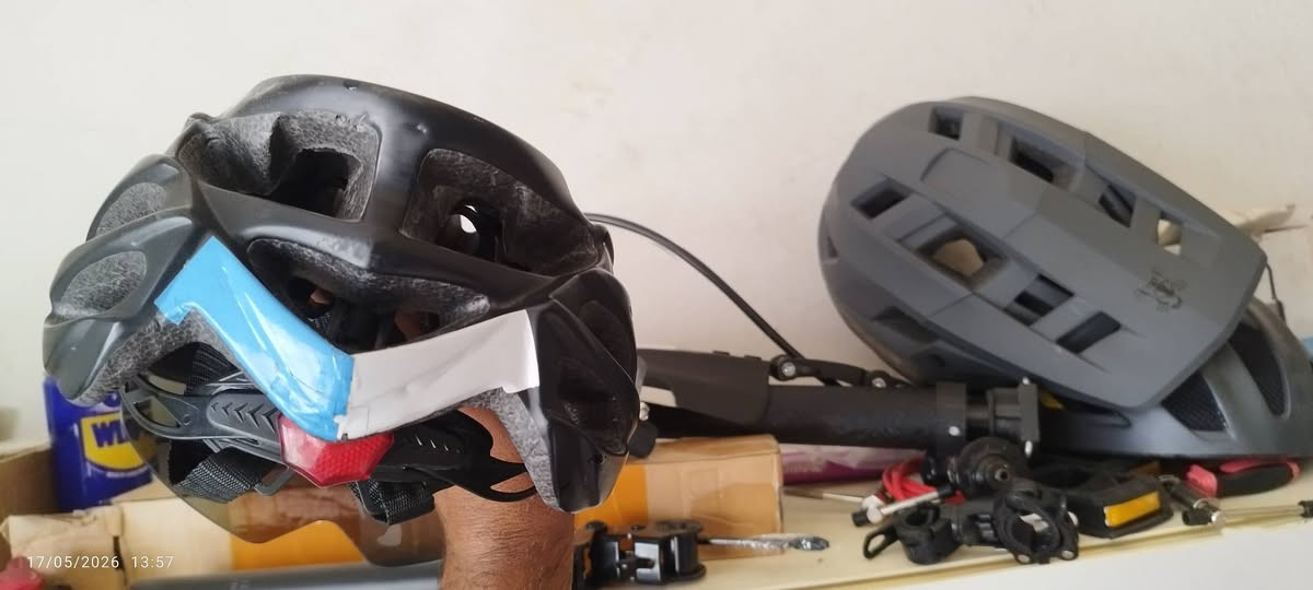 خوذة ماركة. carbul.. نضارة وبك لايت
قياس M..  سعرها١٥الف


**إذا كنت صاحب هذا الإعلان وتريد حذفه لأي سبب، رجاءا أرسل رسالة إلى الدعم الفني**
