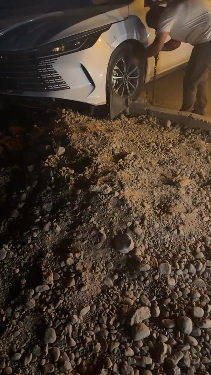السلا عليكم عندي بي وايدي ديستروي موديل ٢٠٢٥ تعرضت الحادث بيع مستعجل مكاني ديالى ناحيه جديده الشط السعر ب١٦٥٠٠ وبيها مجال الرقم *********** ملاحضه تسحب السياره بكرين
