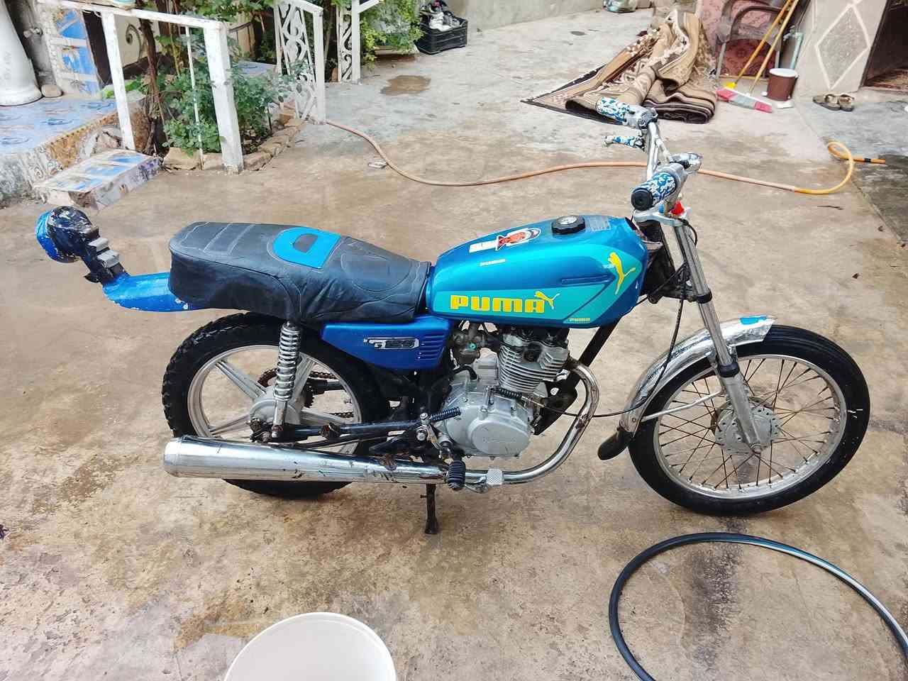 سلام عليكم دراجة نامة شلامجة اصلي للبيع مابيها وراق مكفولة من سرقةزوج تأيرات جدد دبلات جدد محرك خير من الله السعر225وبيها مجال قليل مكاني قريت العجيمي ناحيت السلام رقم  *********** موجود واتساب
