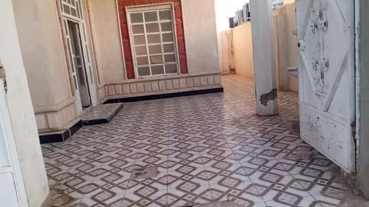 بيت للايجار خمسه كيلو قرب جامع الشهداء 450ايجار ***********

