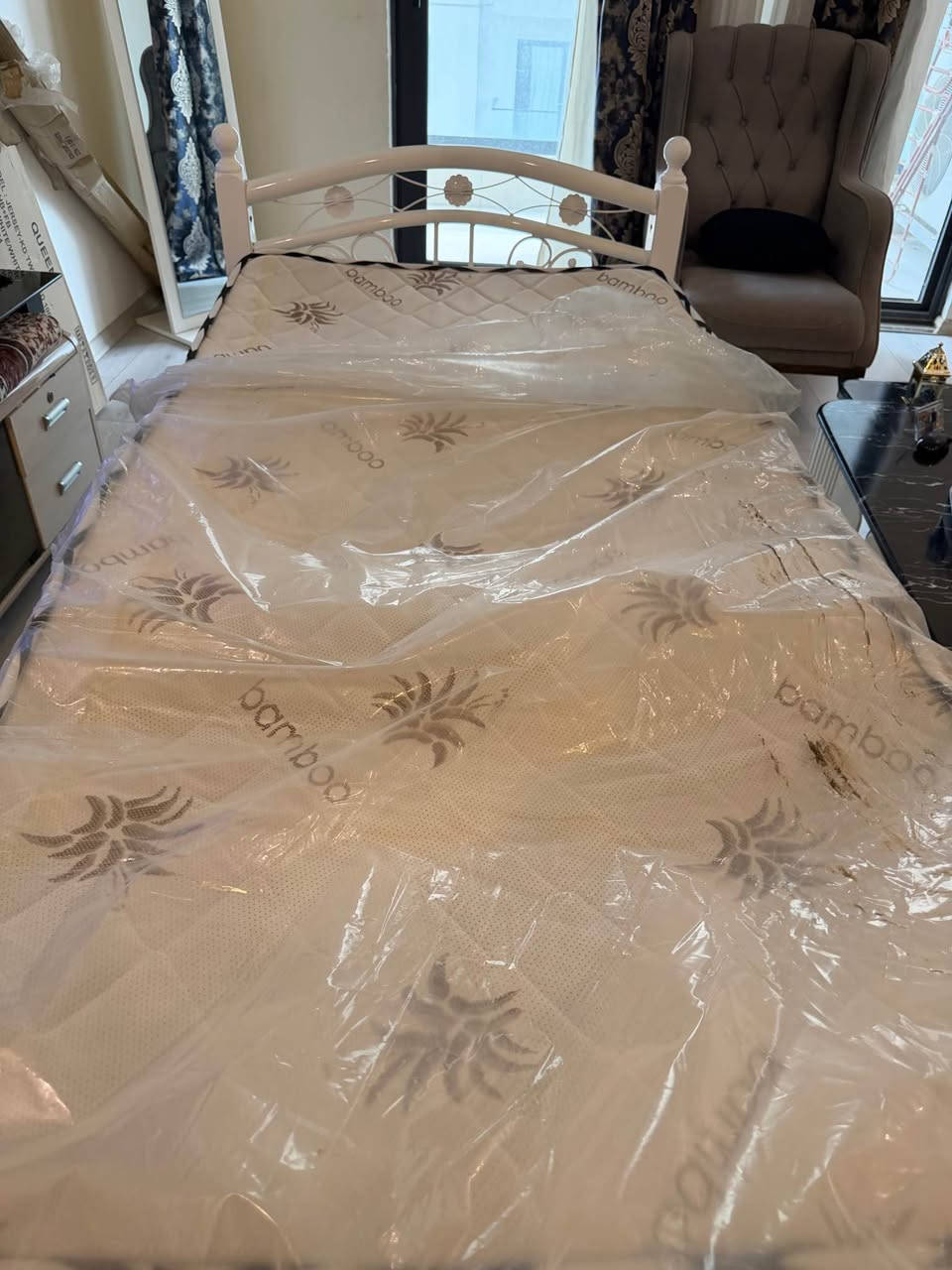 سرير للبيع صناعة ماليزية استخدام شهر واحد 
السعر 100,000 معاه مرتبة ومخدة هدية
للتواصل ***********

‎جێگای نووستن بۆ فرۆشتن، دروستکراوی مالیزیایی، بۆ ماوەی یەک مانگ بەکار دەهێنرێت.  
‎نرخی 100,000، لەگەڵ دۆشەک و سەرینێک وەک دیاری دێت.  
‎پەیوەندی: ***********

Bed for sale, Malaysian made, used for one month. 
Price 100,000, comes with a mattress and a pillow as a gift.
Contact: *********** أربيل, العراق
