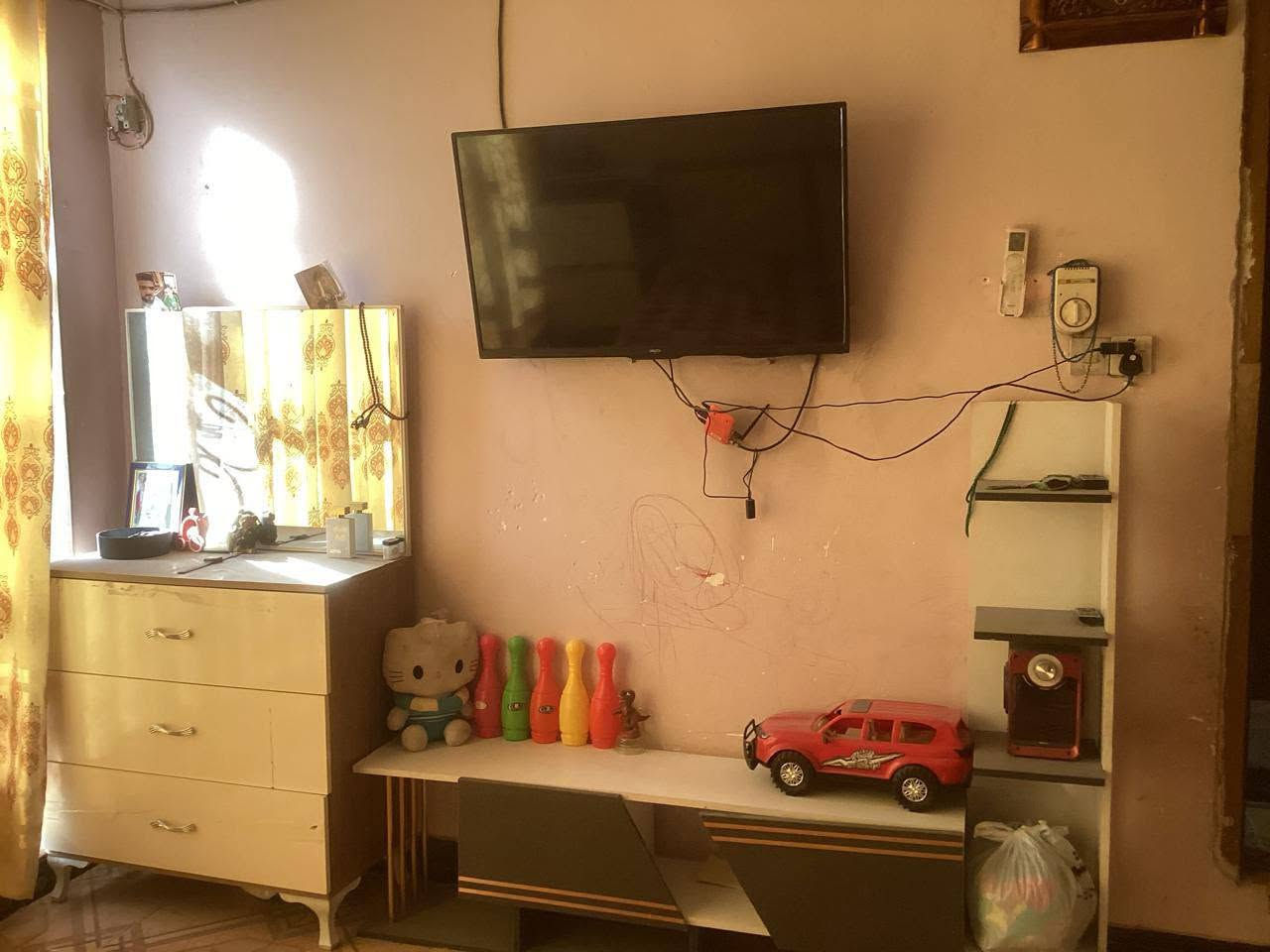 غرفه كامله للبيع مع شاشه حجم ٤٣ جبيره وياه ميز الجواه تركي مكانهن جميله استفسار ***********
