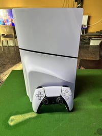 بلي 5 سلم للبيع الجهاز نضفيف استعمال قليل السعر 600  07713030986 مكاني...